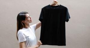 Proč hlášky na tričku rezonují víc než „originální“ dárky z katalogu